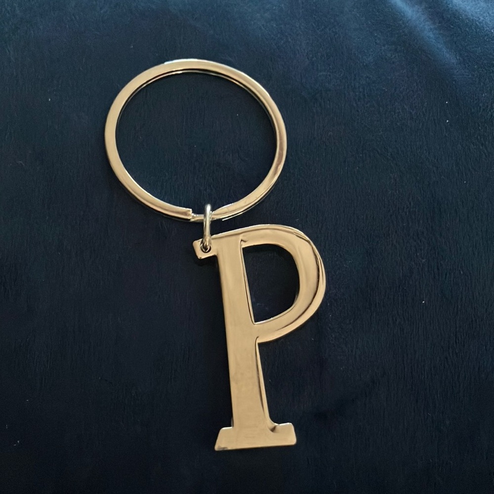 Silverâ Letter P Heavy-duty Keychain